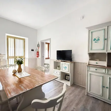 Apartment Casa Madreperla A 300 M Dalla Rena Bianca Santa Teresa Gallura